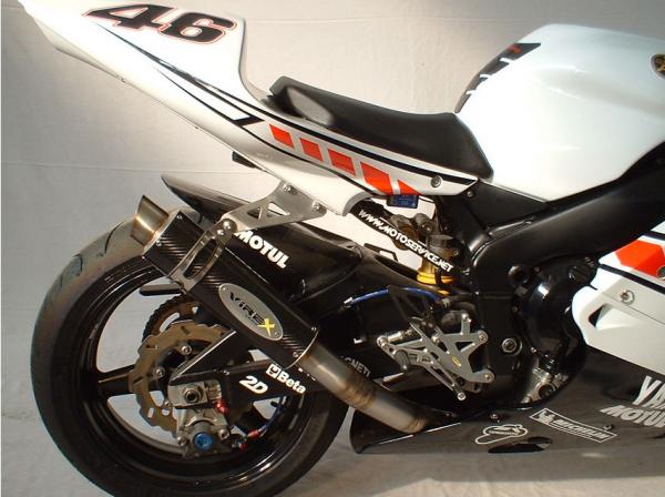 YAMAHA R1