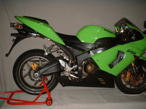 KAWASAKI ZX-636 04/06