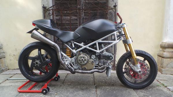 MONSTER TITANIUM
